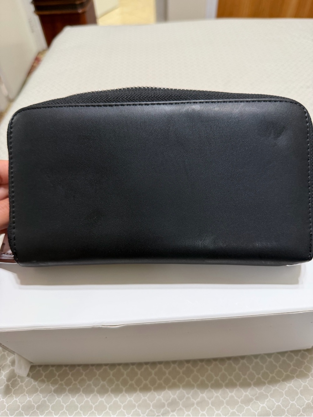 Black Leather Travel Organizer Wallet - Men/women